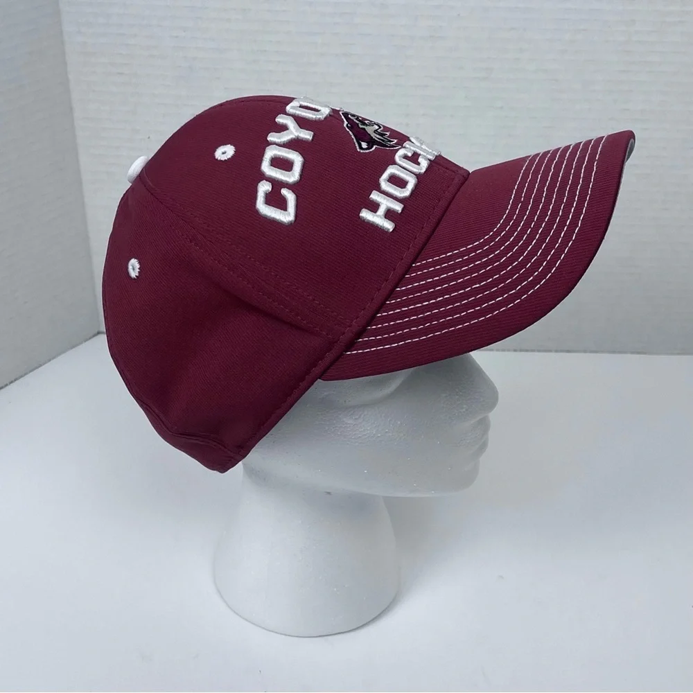 Reebok Center Ice Arizona Coyotes Hat Size S/M; Sports, Hockey, NHL, Collectible